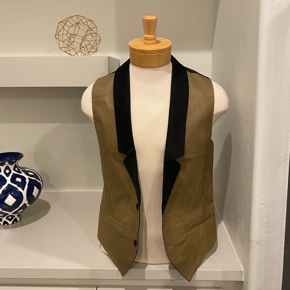 G by Guess Other - G by Guess Tan and Black Men Vest size M